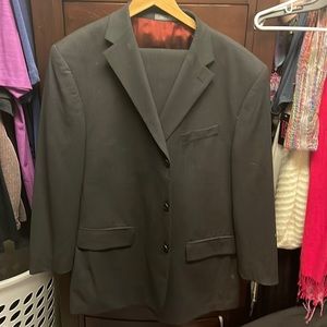 Oscar de la rents black suit